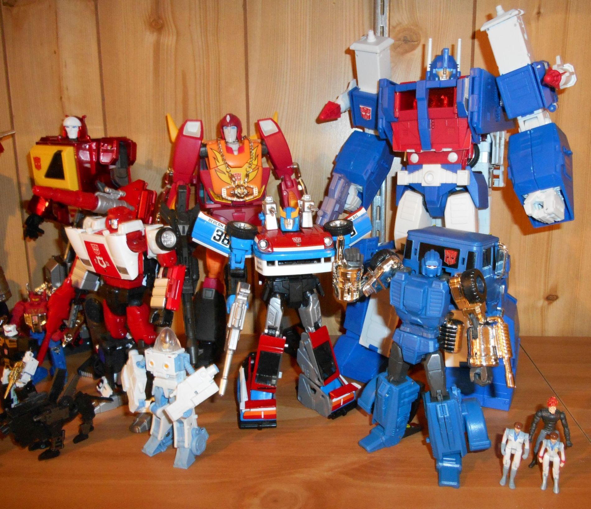 MP-Autobots-02.jpg