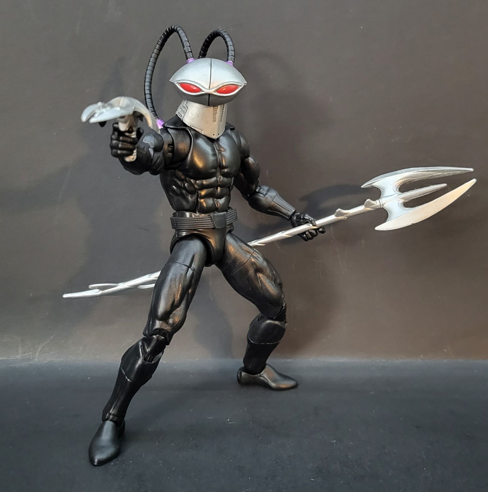 Custom-Black-Manta-02.jpg